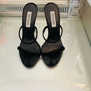 Steven Madden Black Sandals size 5.5M